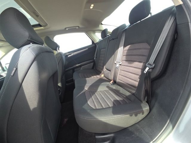 Used 2020 Ford Fusion SE FWD image 14