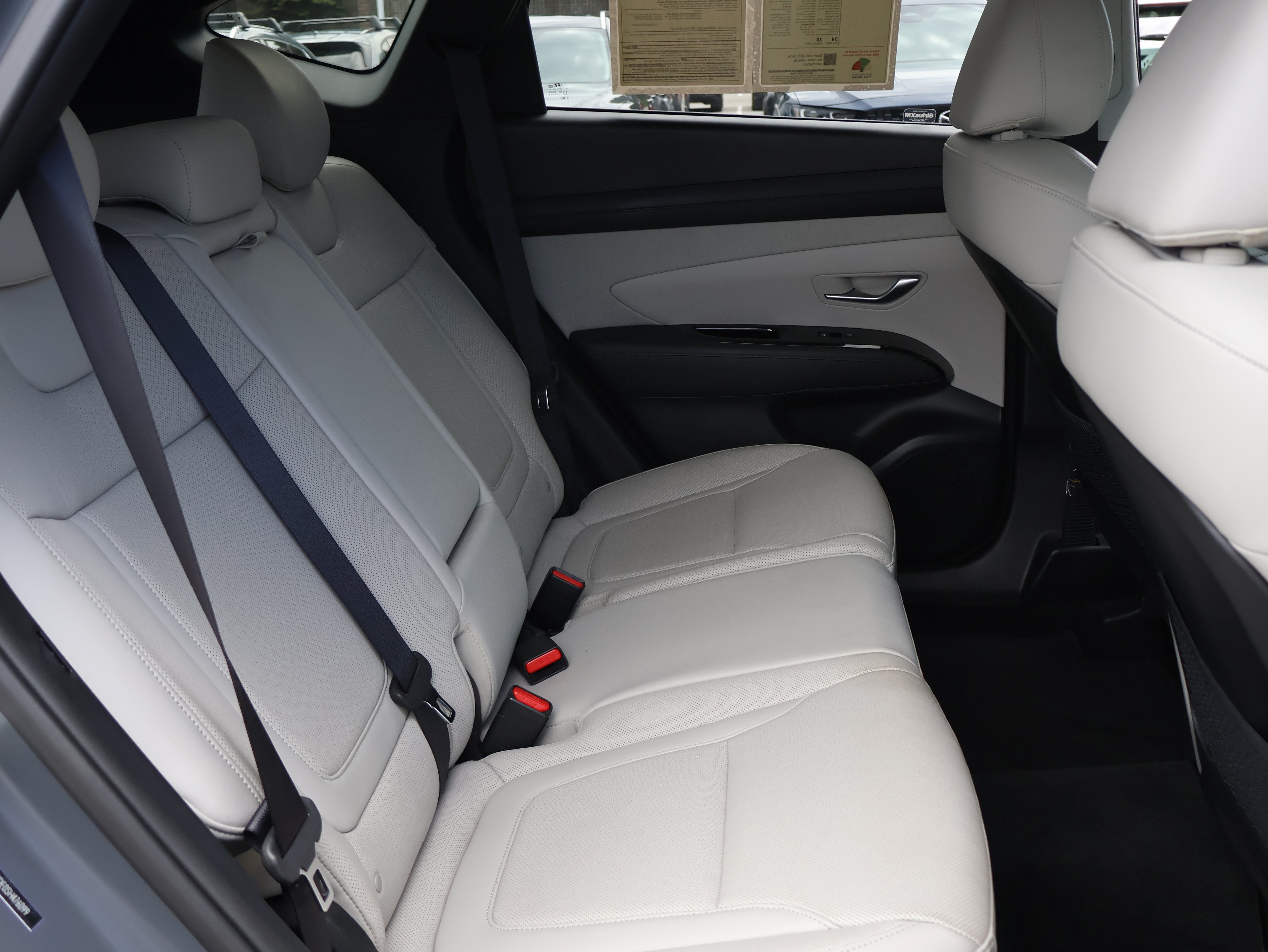 Used 2025 Hyundai Tucson Limited AWD/4WD image 12