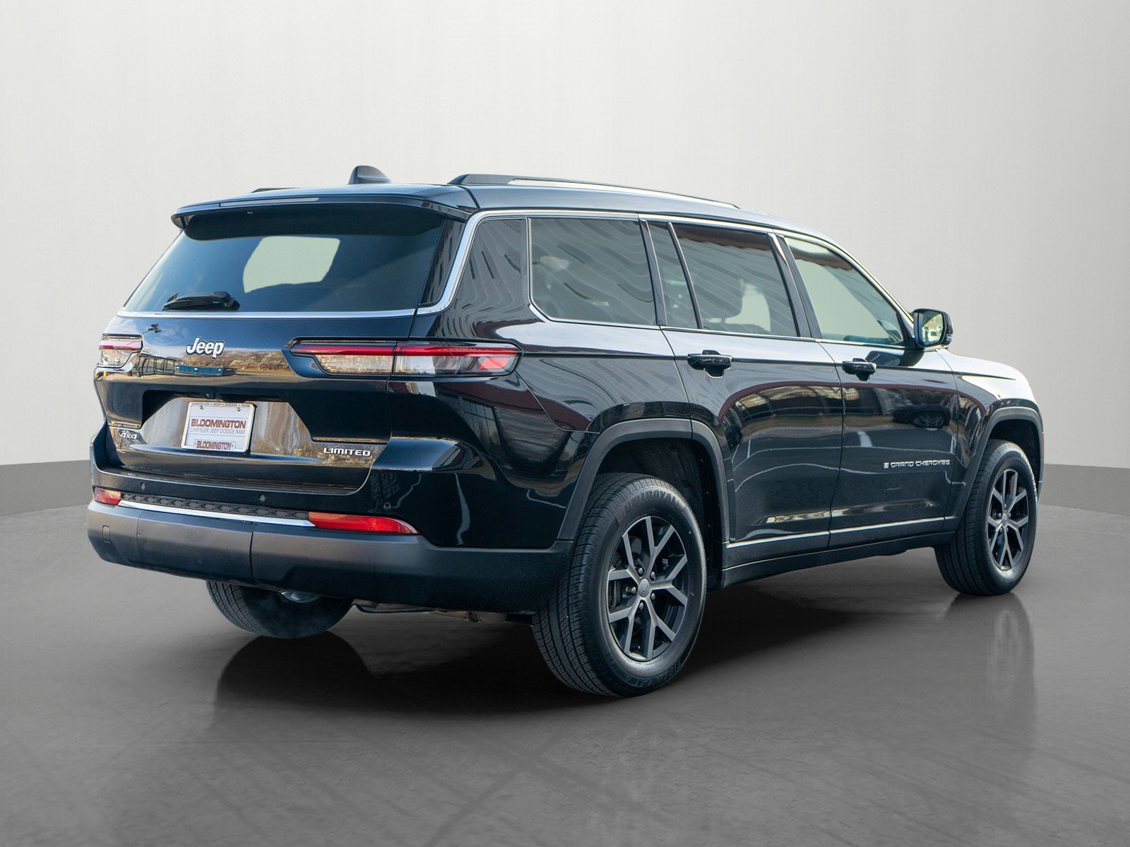 Used 2023 Jeep Grand Cherokee L Limited AWD/4WD image 7