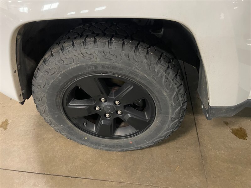 Used 2012 Jeep Liberty Arctic AWD/4WD image 21