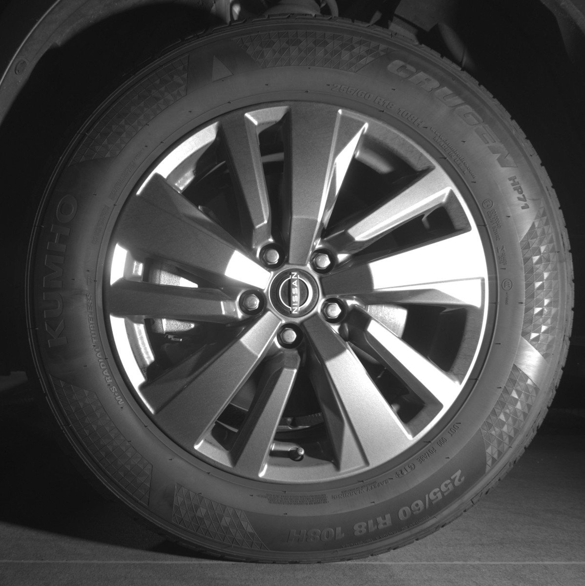 Used 2025 Nissan Pathfinder SV image 12