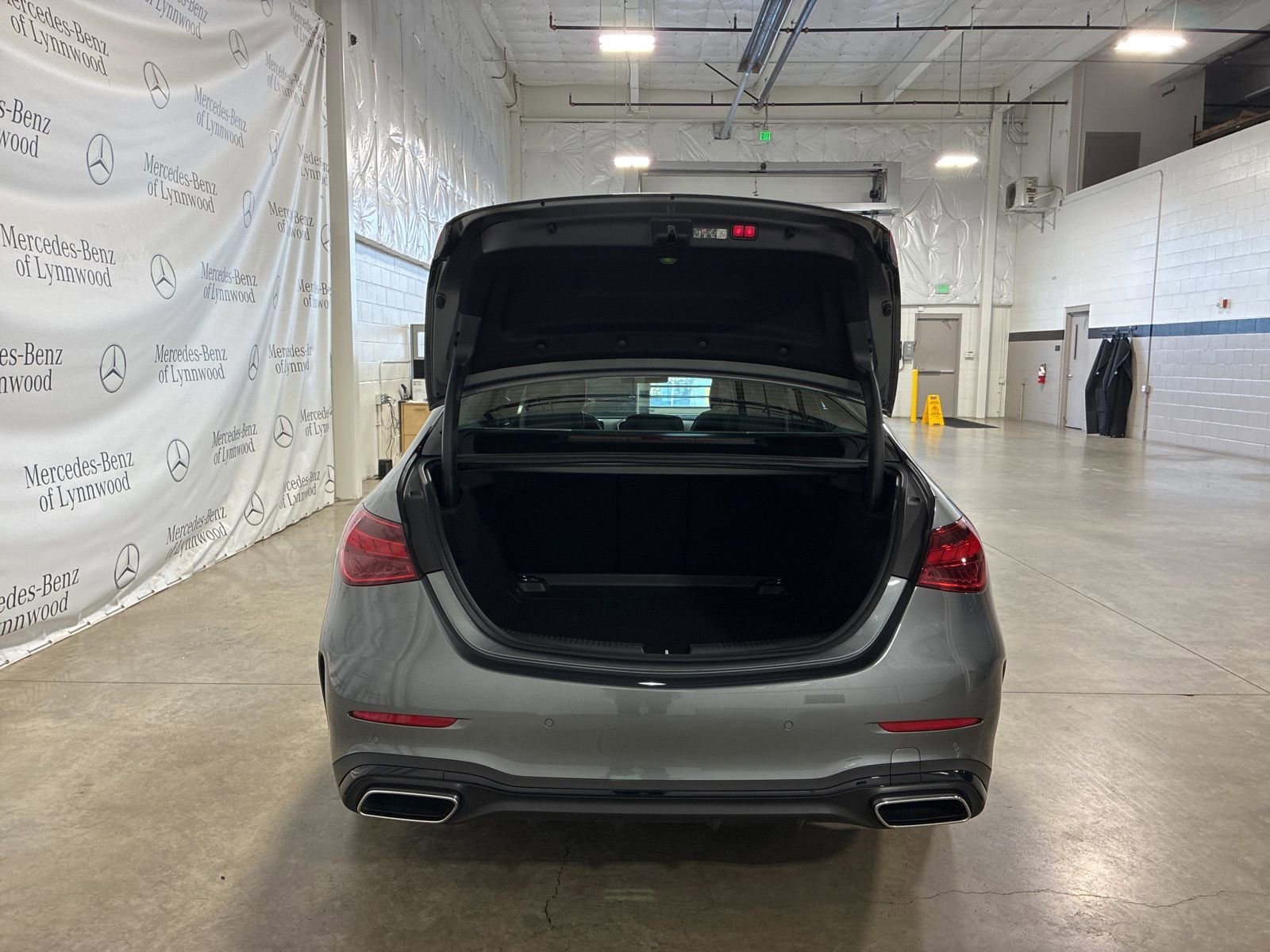 Used 2024 Mercedes-Benz C 300 4MATIC Sedan image 32