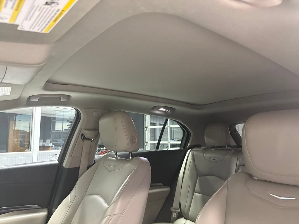 Used 2023 Cadillac XT4 Luxury w/ Cold Weather Package AWD/4WD image 24