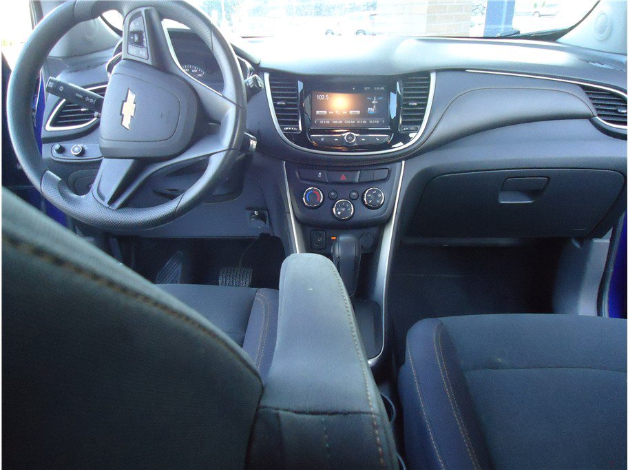 Used 2017 Chevrolet Trax LS FWD image 19
