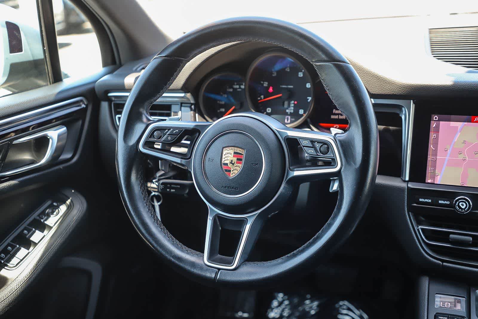 Used 2020 Porsche Macan AWD/4WD image 16