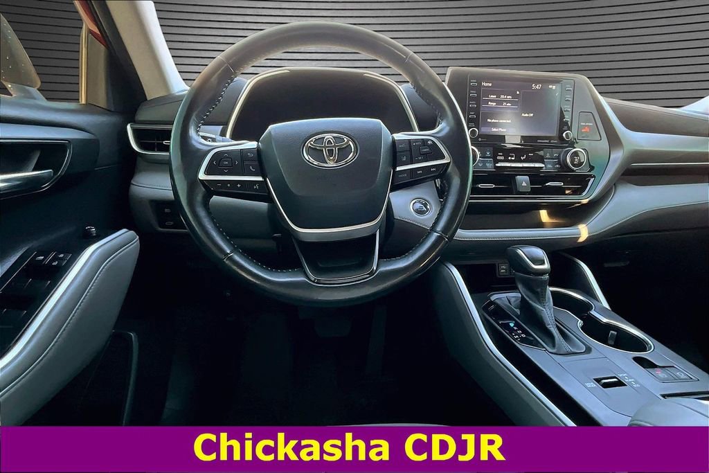 Used 2022 Toyota Highlander XLE image 8