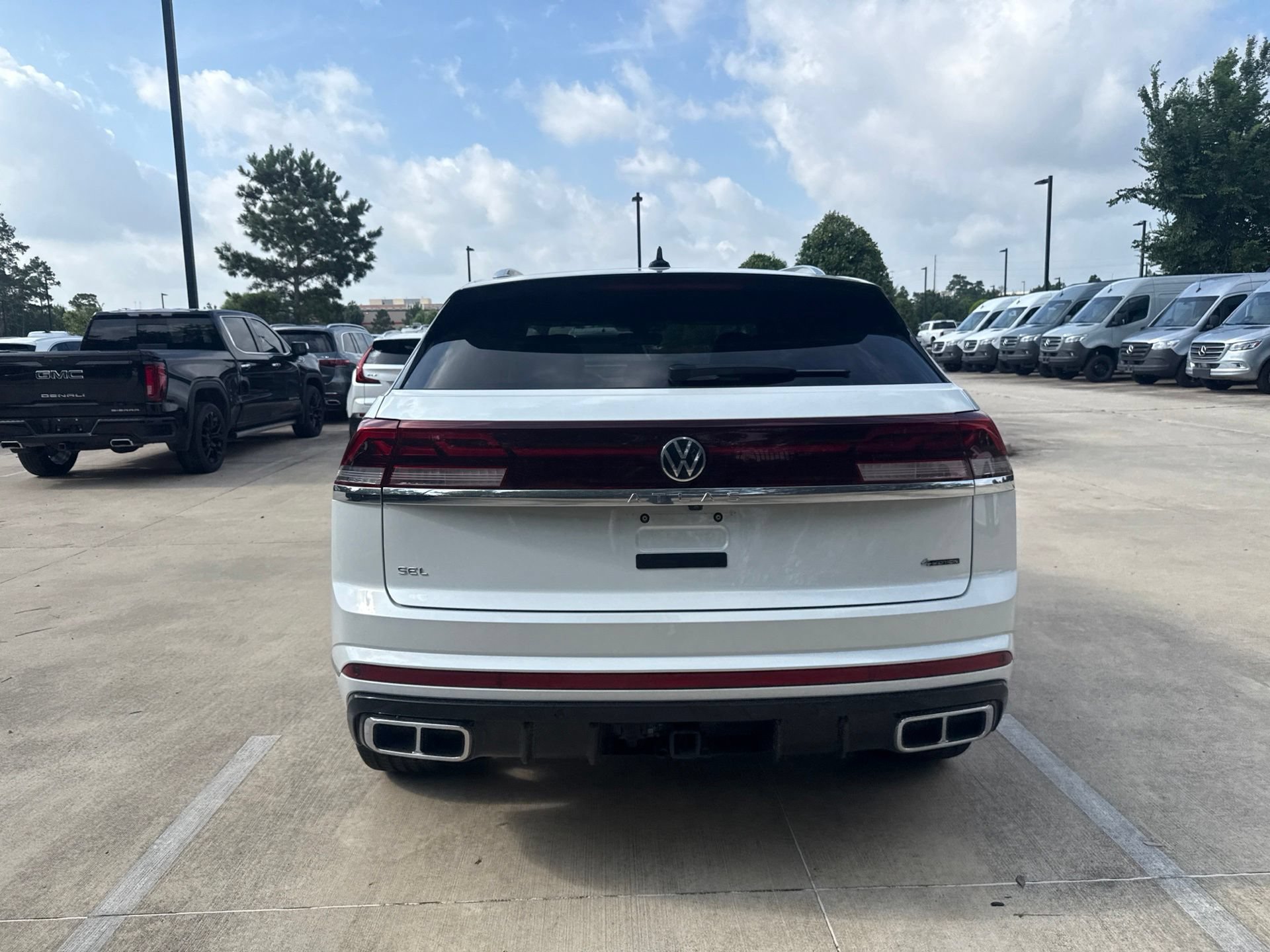 Used 2025 Volkswagen Atlas Cross Sport SEL Premium R-Line AWD/4WD image 5