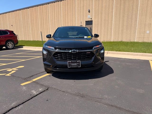 Certified 2024 Chevrolet Trax RS w/ Driver Confidence Package FWD image 3