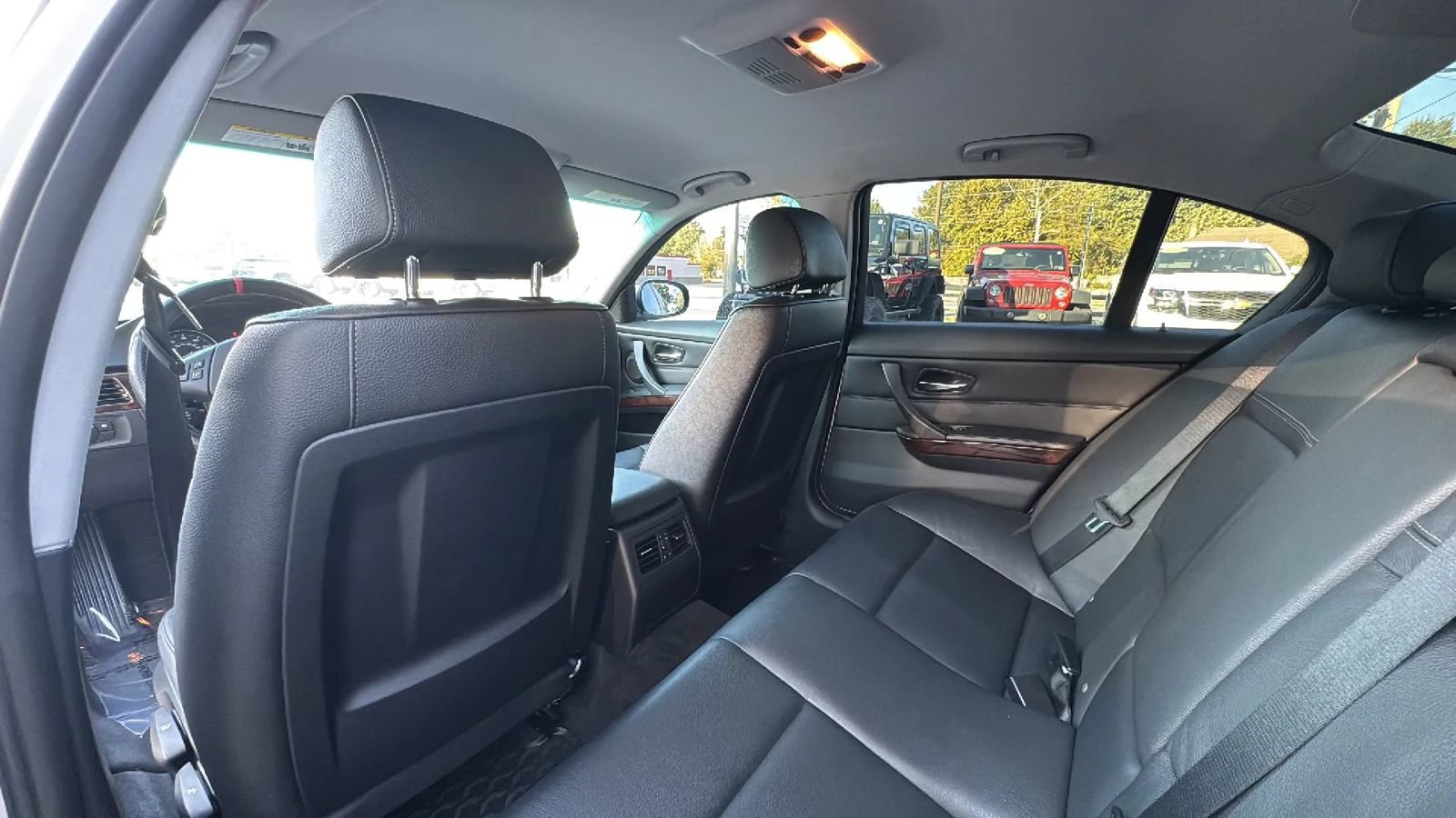 Used 2011 BMW 328i xDrive Sedan AWD/4WD image 13