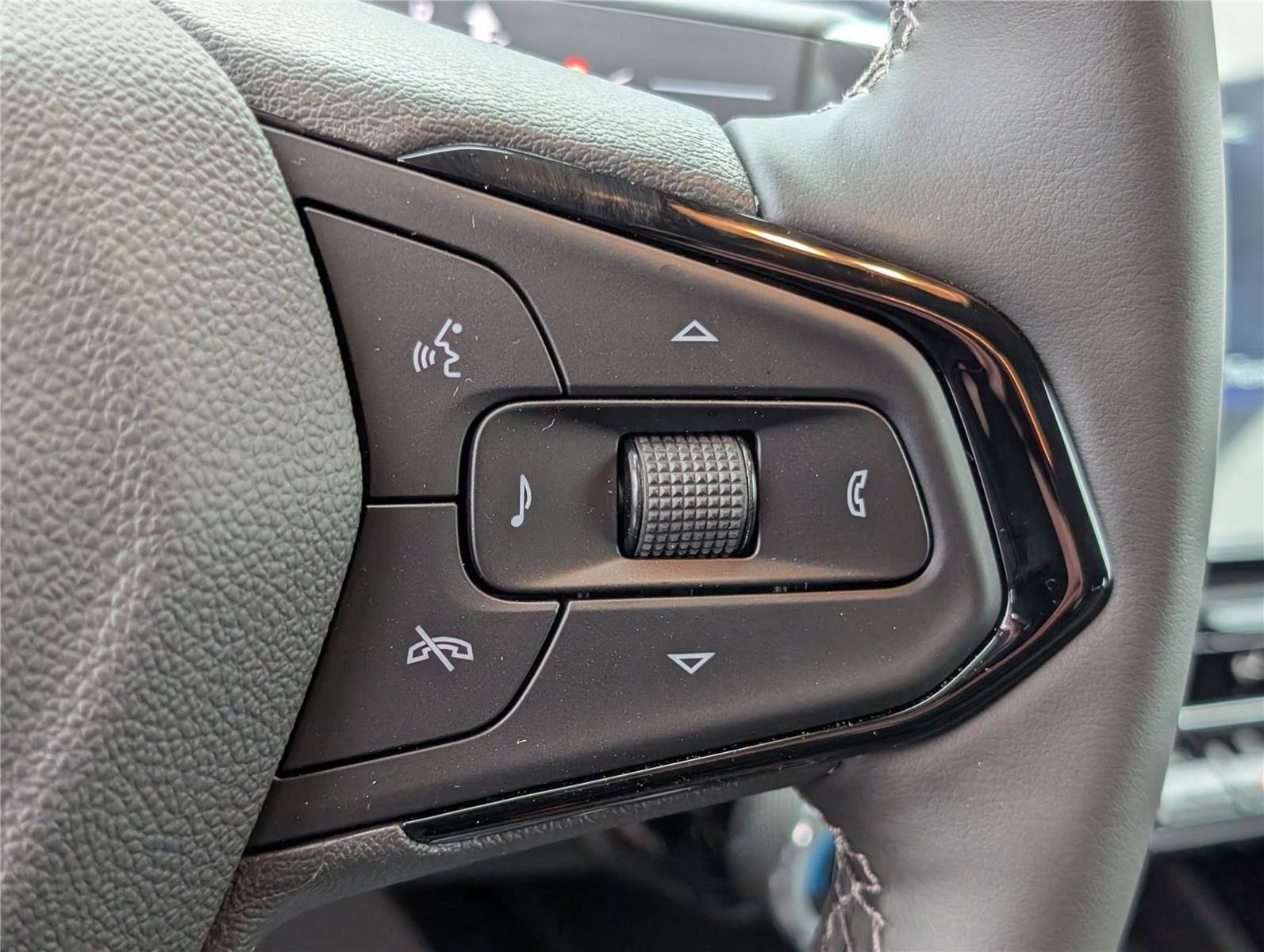 New 2027 Chevrolet Bolt LT w/ Comfort Package image 18