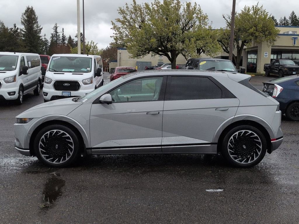 Used 2024 Hyundai Ioniq 5 Limited image 2