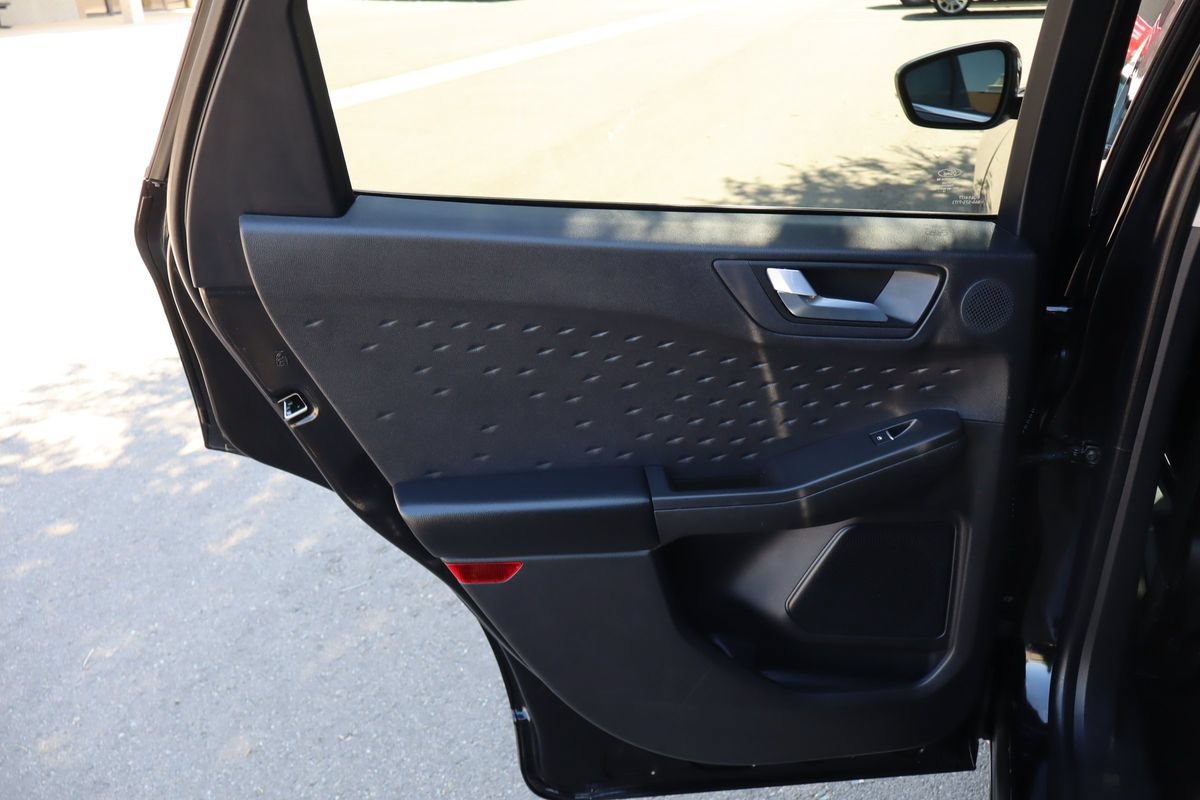 Used 2020 Ford Escape Titanium AWD/4WD image 24