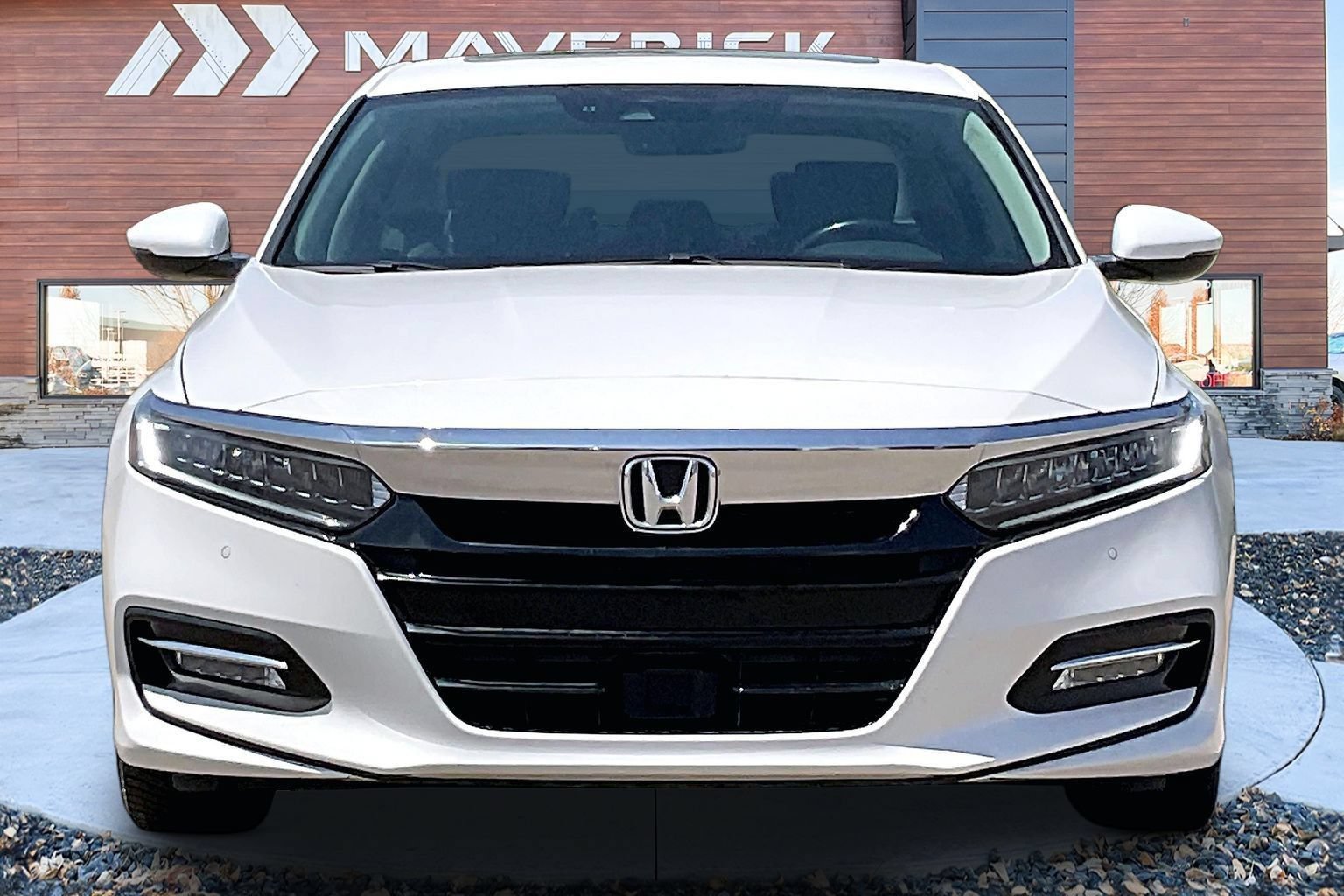 Used 2020 Honda Accord Touring image 2