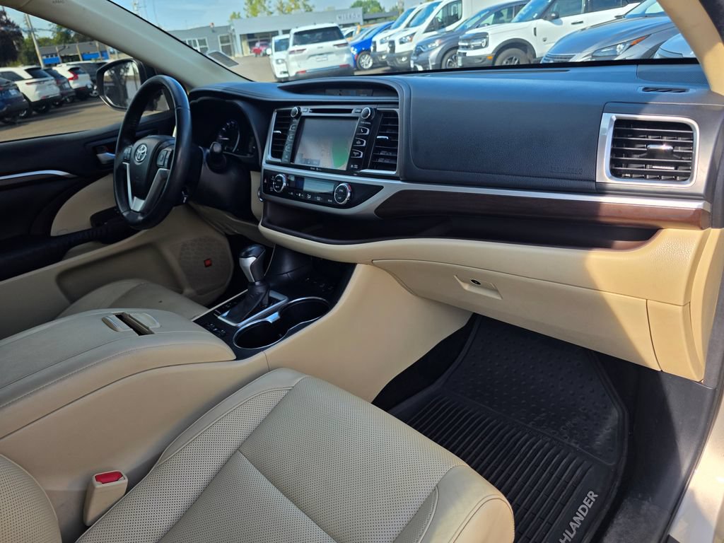 Used 2014 Toyota Highlander Limited AWD/4WD image 29