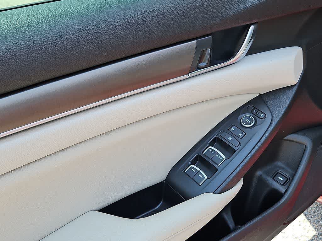 Used 2021 Honda Accord Hybrid image 12