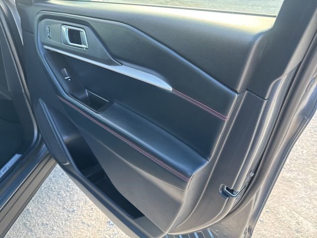 Used 2025 Ford Explorer ST-Line w/ ST-Line Street Pack image 27