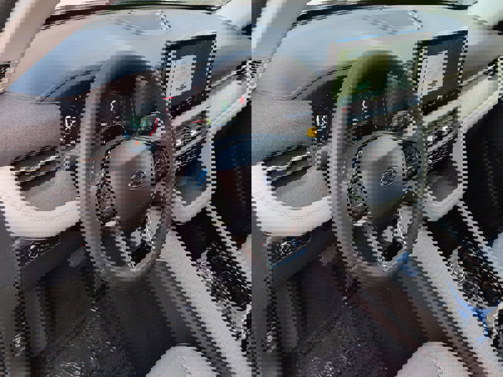 Used 2026 Ford Explorer Platinum w/ LUX Leather Package image 10