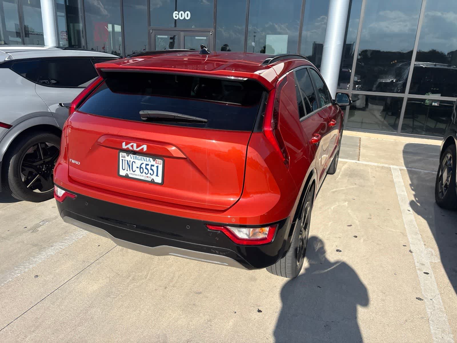 Certified 2023 Kia Niro Wind w/ Wind Preserve Package FWD image 9