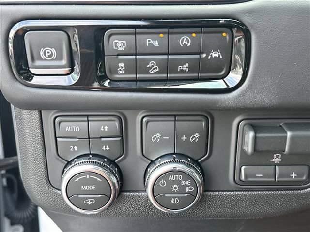 New 2026 GMC Yukon XL AT4 Ultimate AWD/4WD image 31