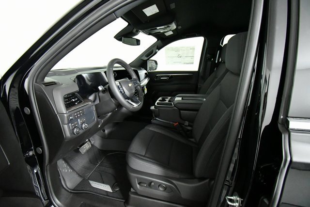 New 2026 Chevrolet Suburban LS image 5