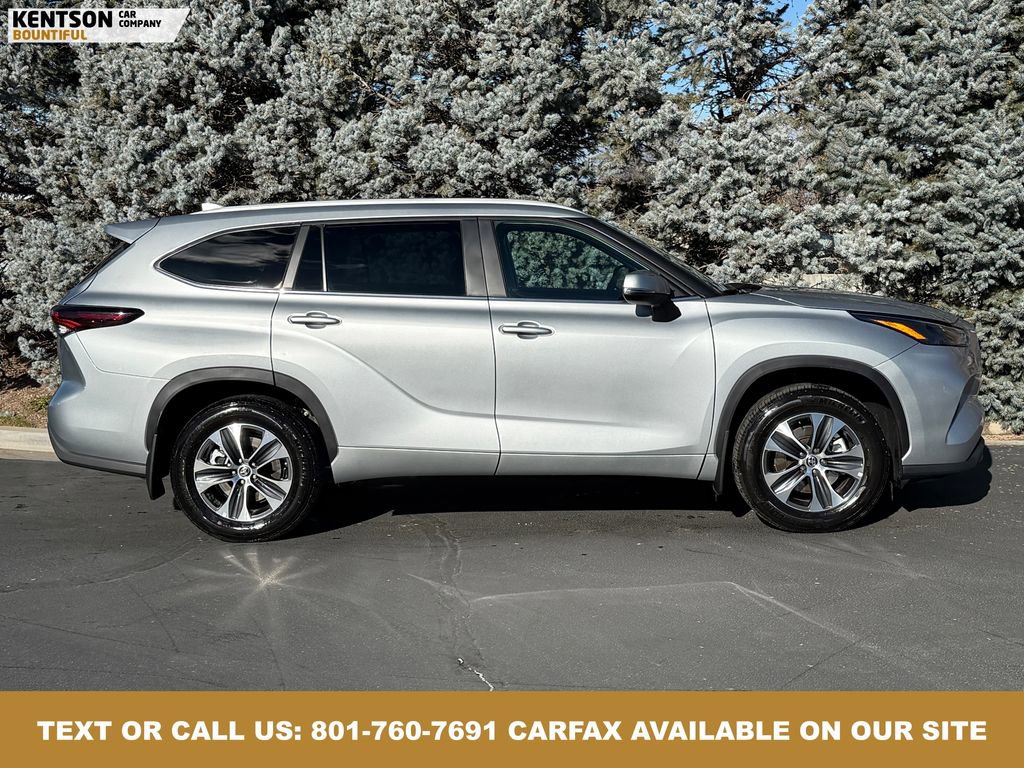 Used 2025 Toyota Highlander XLE image 9