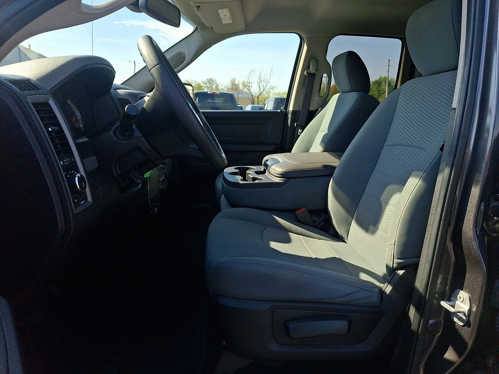 Used 2019 RAM 1500 Express image 13