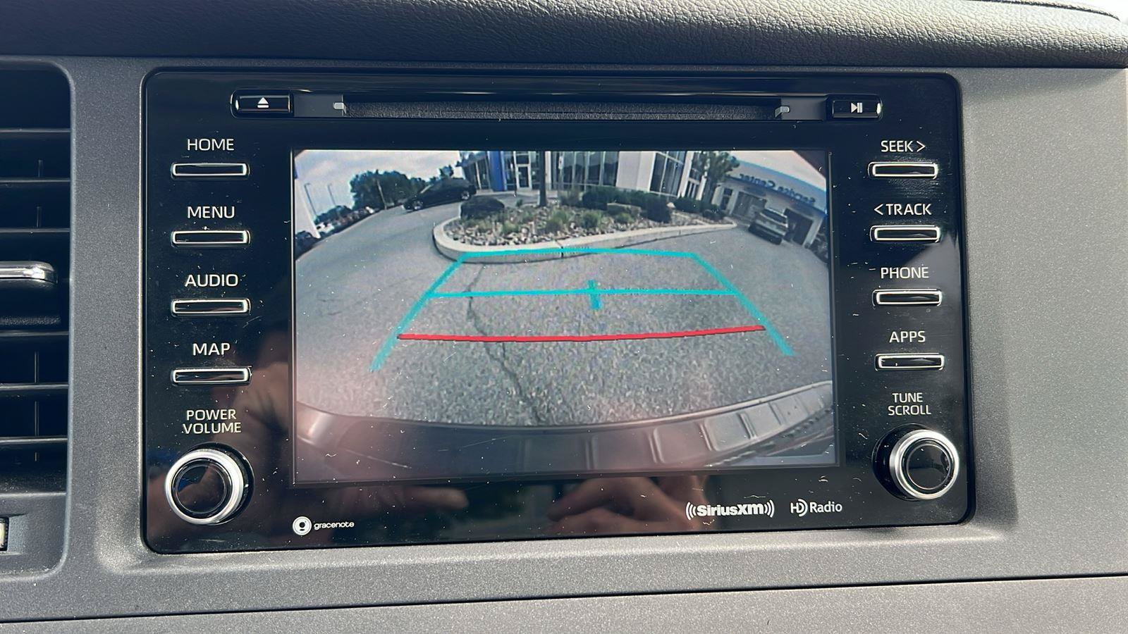 Used 2020 Toyota Sienna XLE w/ XLE Navigation Package FWD image 30
