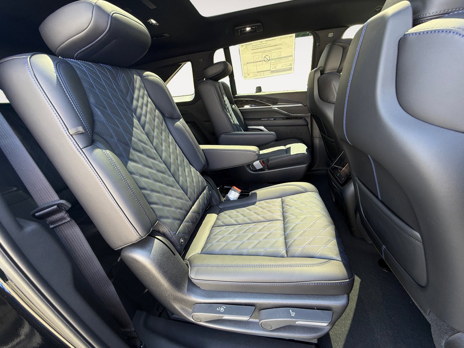 New 2026 Cadillac Escalade IQ Luxury 1 image 18