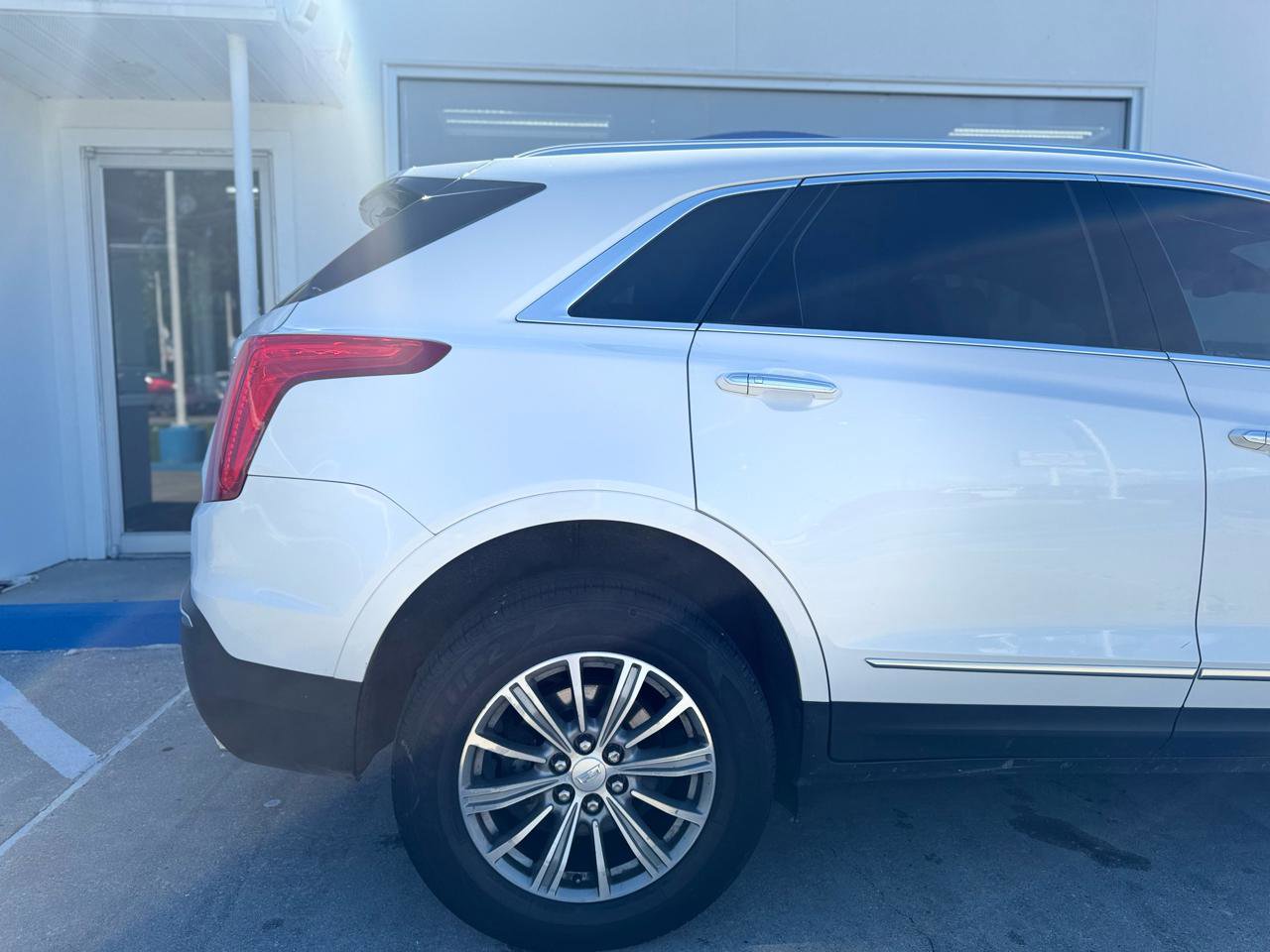 Used 2018 Cadillac XT5 Luxury w/ Driver Awareness Package image 24