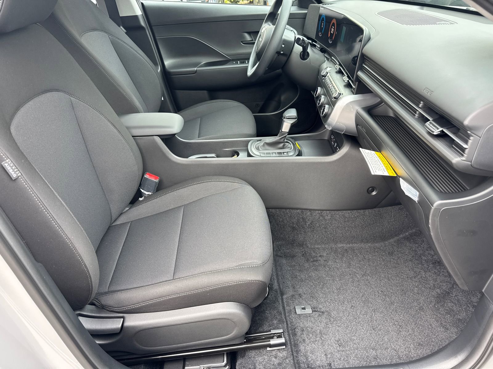 New 2026 Hyundai Kona SE image 13