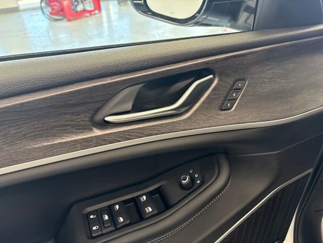 Used 2022 Jeep Grand Cherokee Limited 4xe AWD/4WD image 19