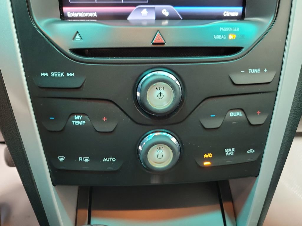 Used 2014 Ford Explorer XLT w/ Equipment Group 202A image 40