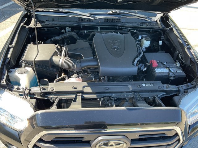 Used 2019 Toyota Tacoma SR5 AWD/4WD image 40