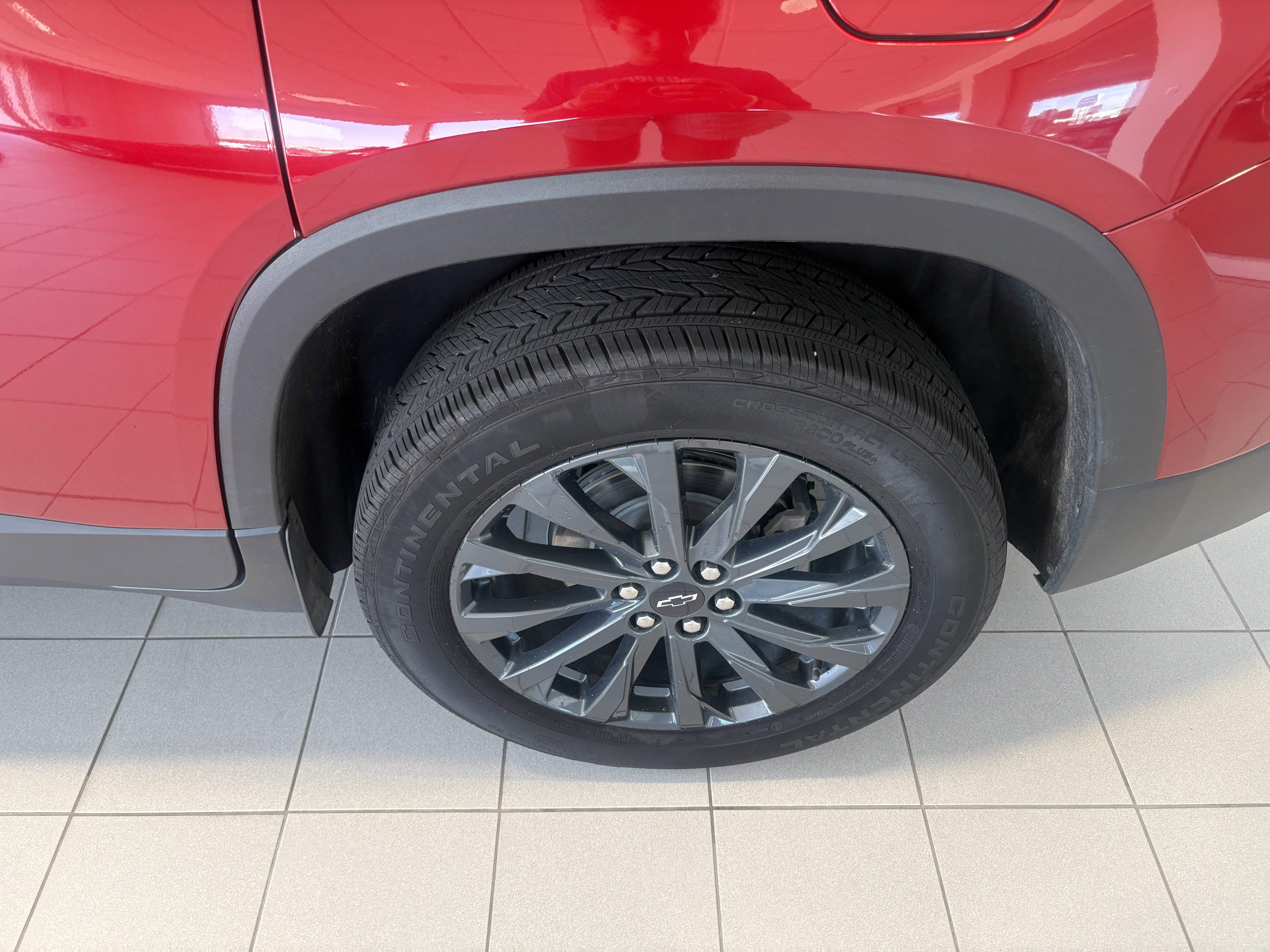 Used 2023 Chevrolet Traverse RS image 6