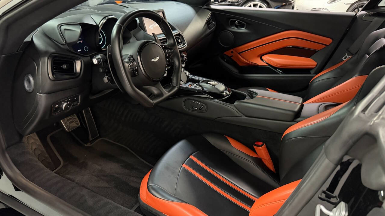 Used 2021 Aston Martin V8 Vantage Base 2dr Coupe image 33