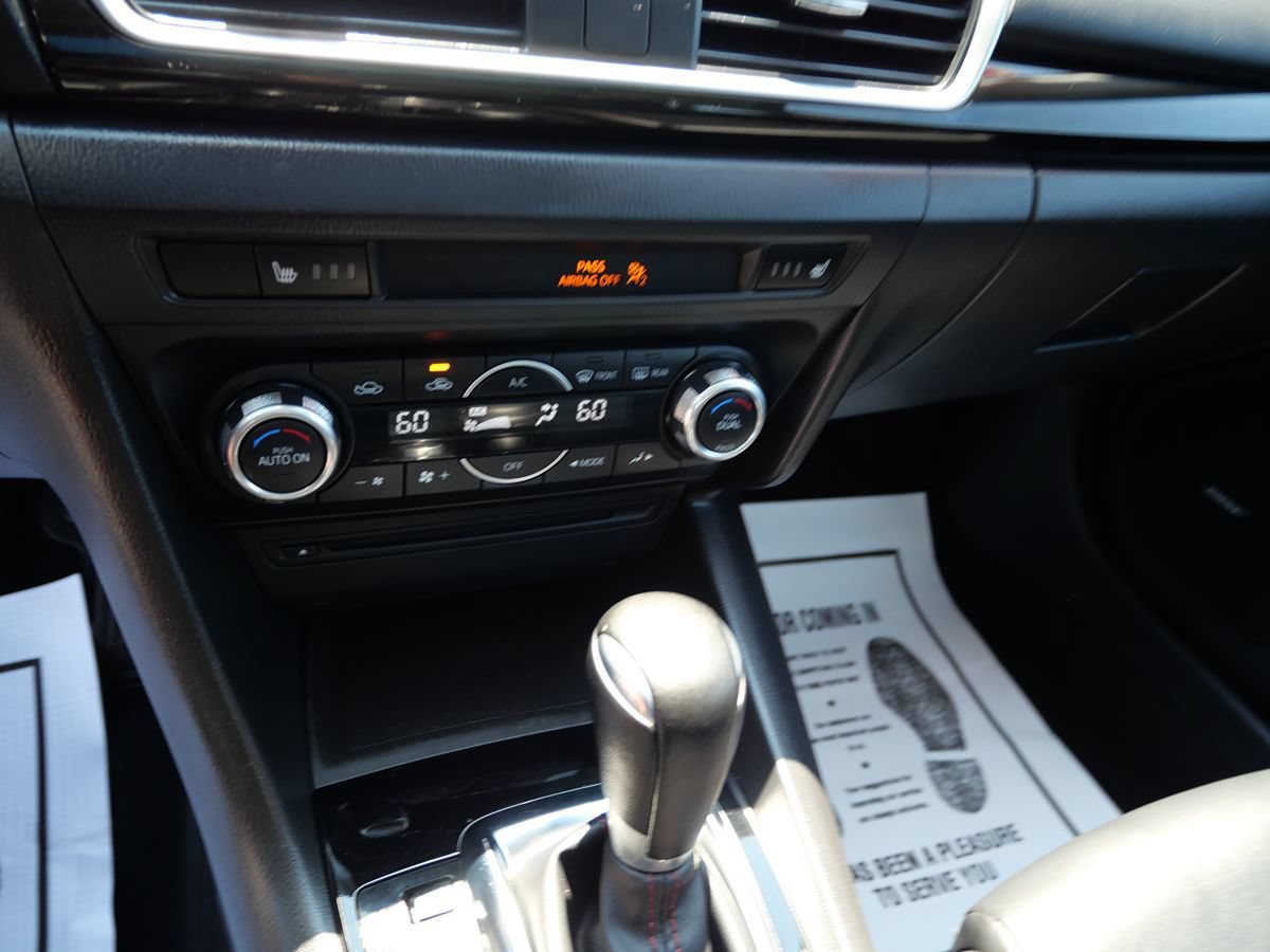 Used 2016 MAZDA MAZDA3 i Grand Touring FWD image 12
