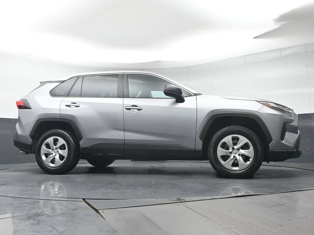 Certified 2023 Toyota RAV4 LE AWD/4WD image 31