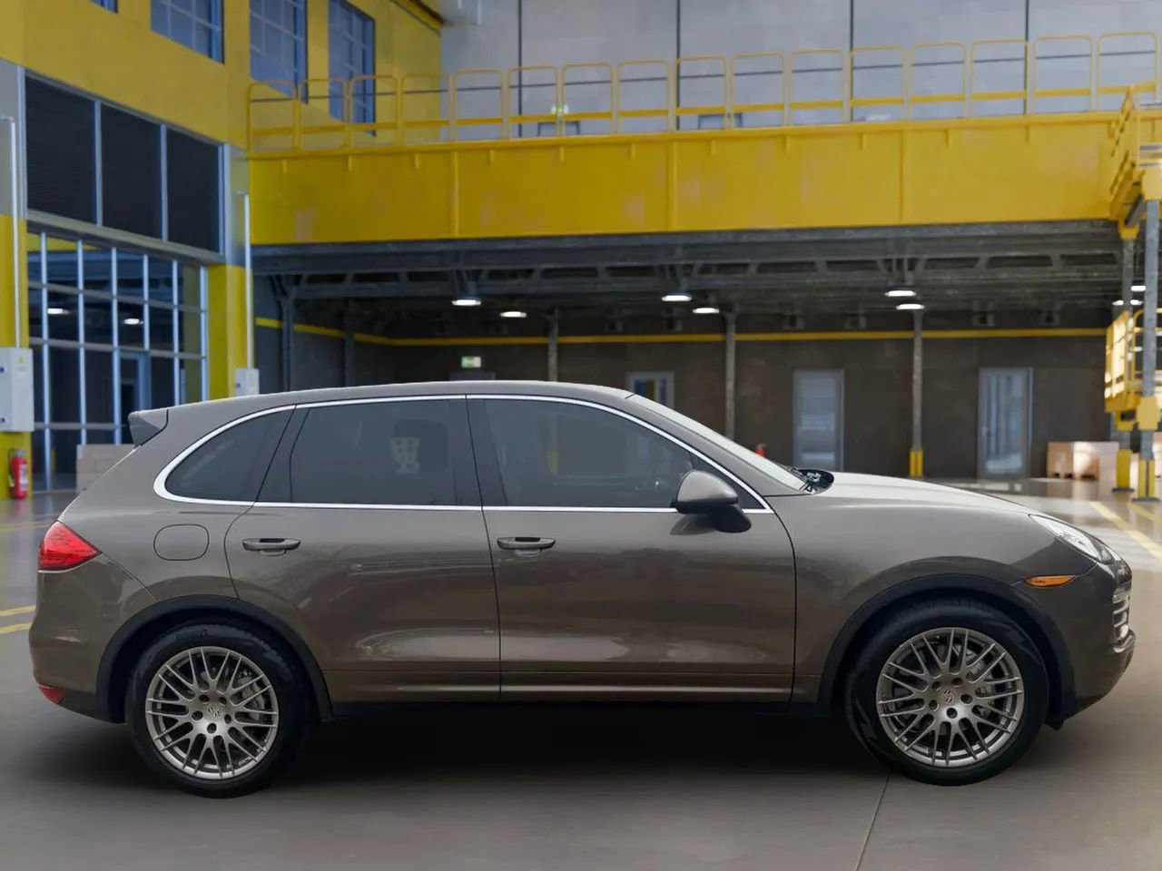 Used 2013 Porsche Cayenne S image 4