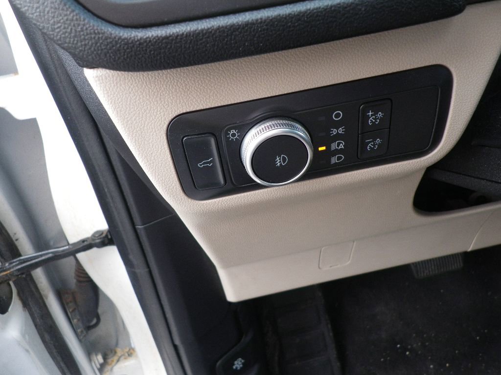 Used 2021 Ford Escape SEL w/ Technology Package image 17