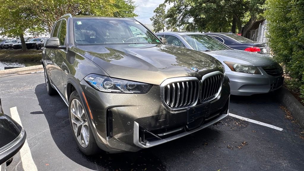 Used 2024 BMW X5 xDrive40i w/ Premium Package AWD/4WD image 1