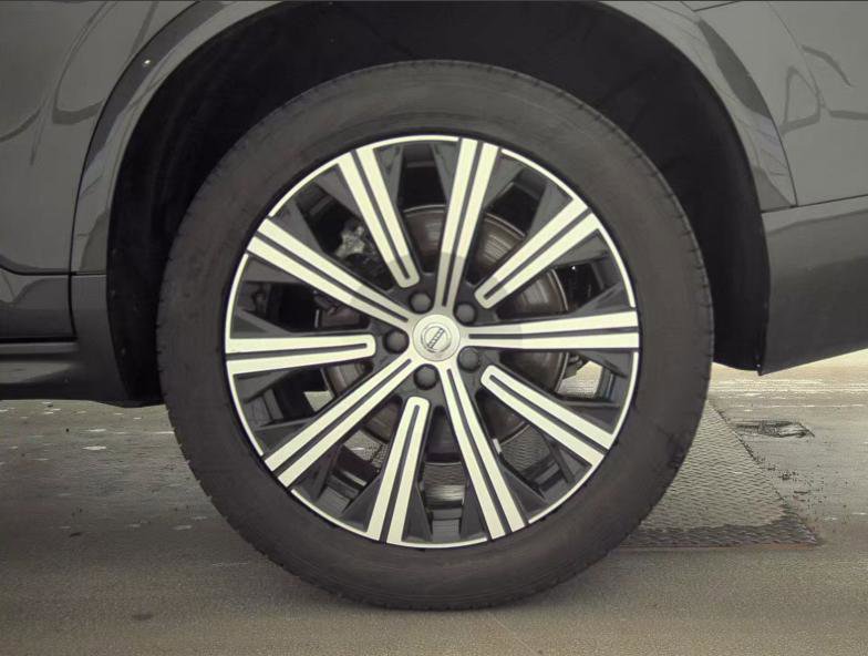 Used 2023 Volvo XC90 B5 Core w/ Protection Package Premier image 14