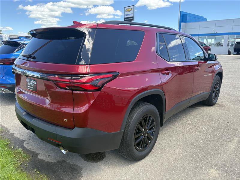 Used 2023 Chevrolet Traverse LT AWD/4WD image 3