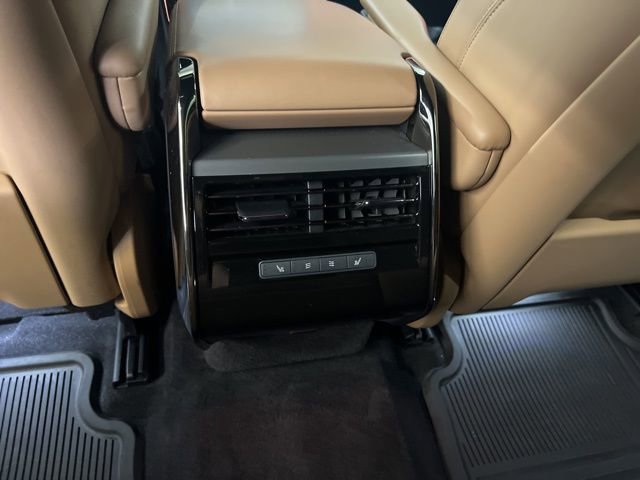 Used 2025 Land Rover Range Rover Sport SE image 16