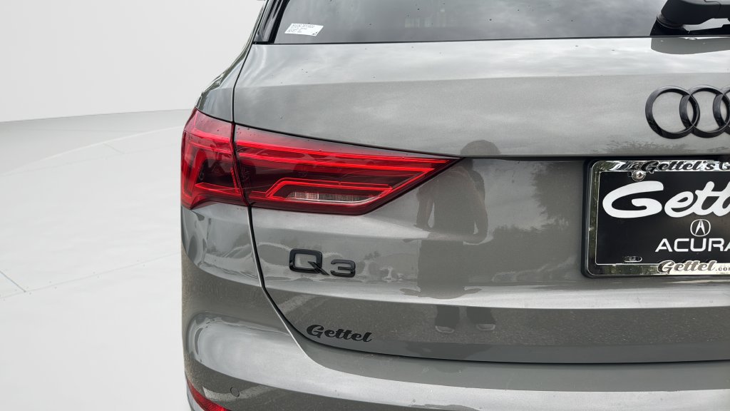 Used 2023 Audi Q3 2.0T Premium Plus w/ Premium Plus Package AWD/4WD image 37