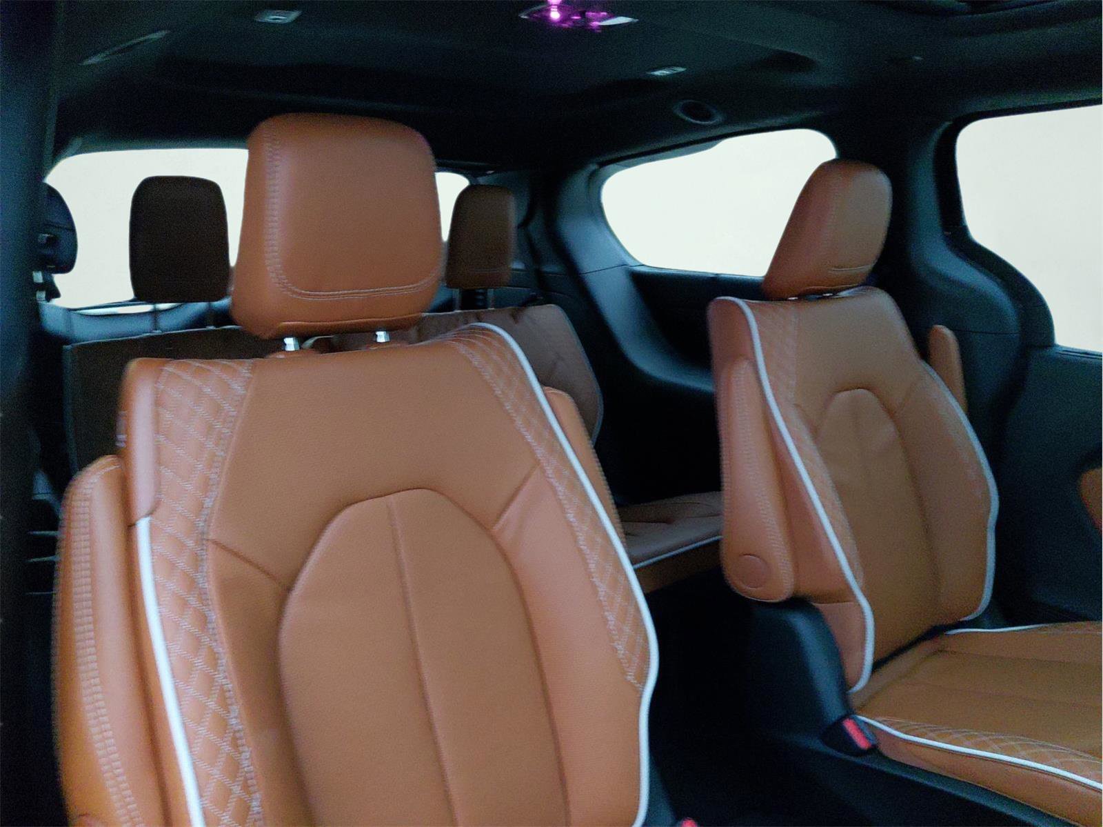 New 2026 Chrysler Pacifica Pinnacle image 19