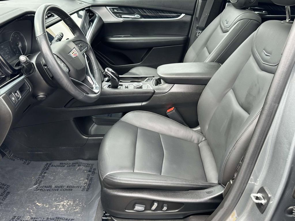 Used 2023 Cadillac XT6 Premium Luxury w/ LPO, Floor Liner Package image 21