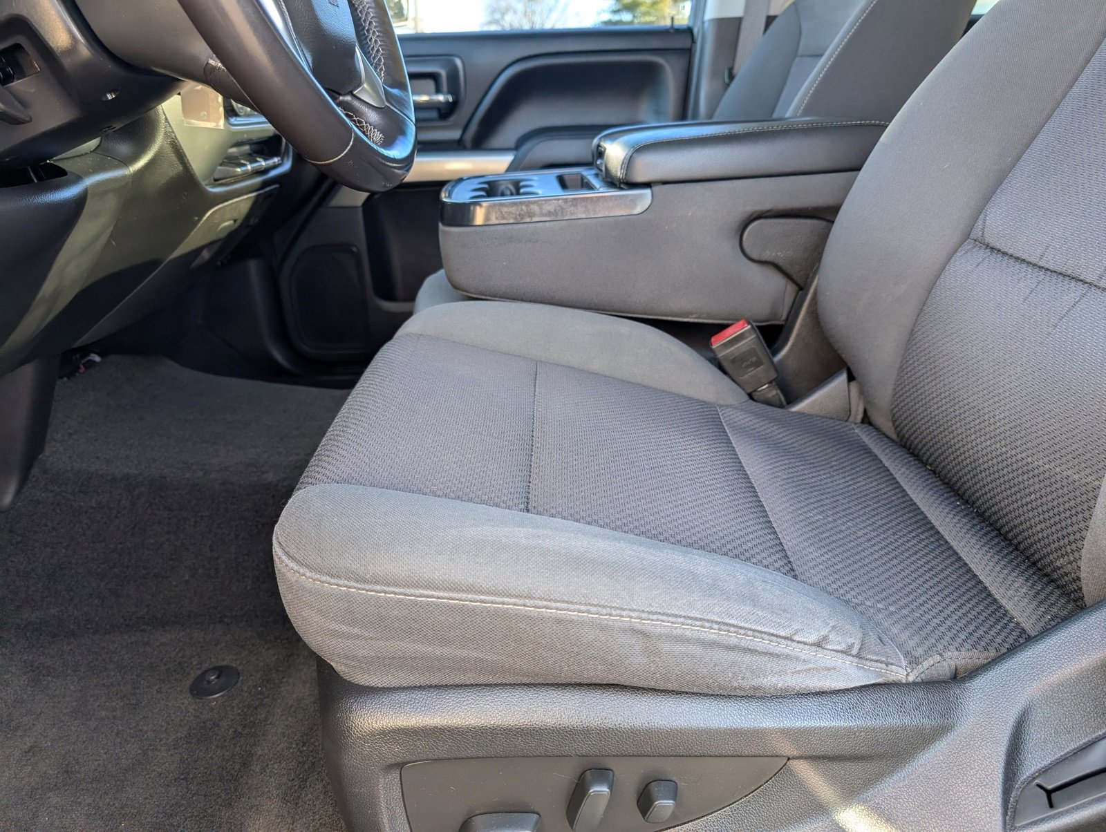 Used 2018 Chevrolet Silverado 1500 LT w/ All Star Edition image 7