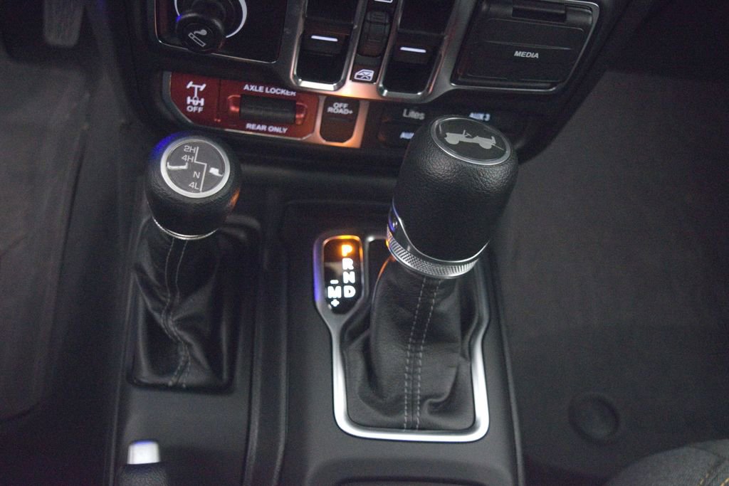 Used 2025 Jeep Wrangler Willys image 24