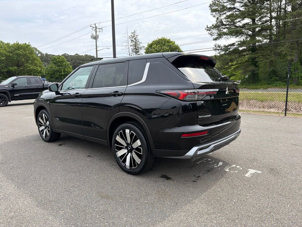 Used 2025 Mitsubishi Outlander SE FWD image 7