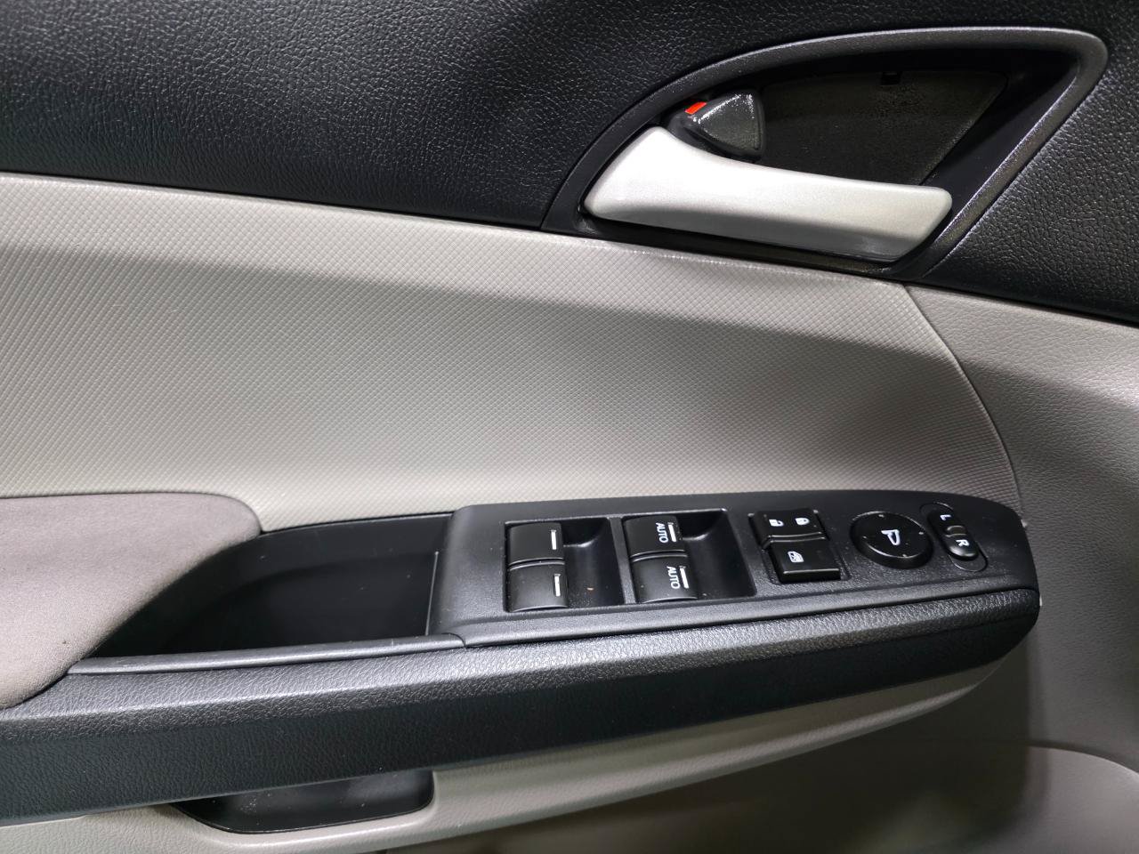 Used 2011 Honda Accord LX-P image 18
